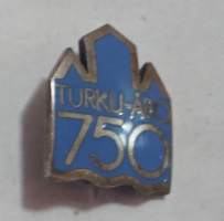 Turku 750 v- neulamerkki  rintamerkki