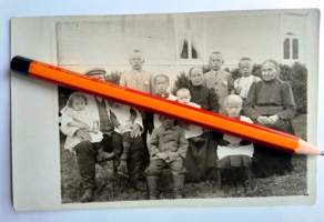 Perhekuva 1915 nimet mukana valokuva / photograph