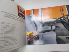 DAF Trucks 1100 / 1300 series - Dedicated to distribution -myyntiesite, englanninkielinen / truck sales brochure, in english