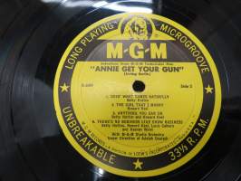 MGM Long Playing LP E 509 Betty Hutton &amp; Howard Keel - Annie Get Your Gun -äänilevy, 33 1/3 rpm 10&quot; record