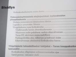 Hattu, miekka ja diplomi - Ekonomikoulusta kansainväliseksi tiedeyhteisöksi - Turun kauppakorkeakoulu 1950-2000