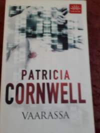 Patricia Cornwell : Vaarassa.  Loisto pokkari sarjan, painettu 2008, sivuja 213. Sekä  Loisto-pokkari sarjan ilestyneitten  kirjojen luettelo.
