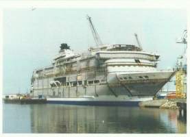 MS Birka Paradise varustelaiturissa - laivakortti, laivapostikortti