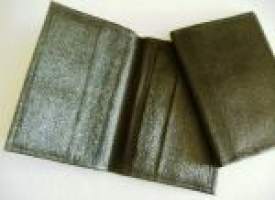Pula-ajan lompakko -  käyttämätön   paperipohjaista keinonahan oloista materiaalia