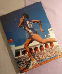 Games of the XXIIIrd Olympiad Los Angeles 1984 Commemoratieve Book - avaamaton muovipakkaus -