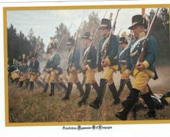 Postikortti. Suomen sodan 1808 Pohjanmaan rykmentin sotilaat marsilla.  Kulkematon, ei  piirtäjää  takana.
