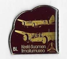 BL Bristol Blenheim - maailmansodan aikainen suomalaisten hävittäjä  pinssi rintamerkki alkuperäisessä pussissa
