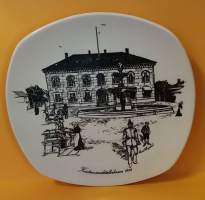 Muistolautanen - Kristiansandstallerkenen 1982.  Posliinilautanen, seinälautanen, keräilylautanen (Norway, Scandinavian porcelain, commemorative plate, Norja)