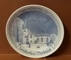 Joululautanen - Västgötajul 1977. Domkyrkan i Mariestadt. Posliini, Tanska , keräilylautanen (Vintage Christmas Plate,  Scandinavian Design, Jultallrik, Porcelain)