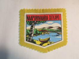 Naapurivaara - Sotkamo -kangasmerkki / matkailumerkki / hihamerkki / badge -pohjaväri keltainen