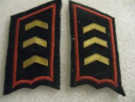 SA-kauluslaatat, pari - Rannikkotykistö kersantti (musta-pun, metalliset &quot;jämät&quot;)