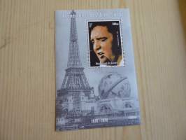 Elvis Presley käyntikortti (uusintapainos) ja minipostimerkkiarkki. Hienot esim. lahjaksi Elvis-fanille.