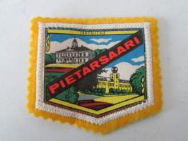 Pietarsaari - Jakobstad -kangasmerkki / matkailumerkki / hihamerkki / badge -pohjaväri keltainen