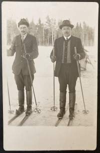 Hiihtajät vuodelta 1922 / Salpausselkä - Vanha valokuva