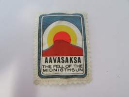 Aavasaksa thefell of the midnigthsun-kangasmerkki / matkailumerkki / hihamerkki / badge -pohjaväri valkoinen