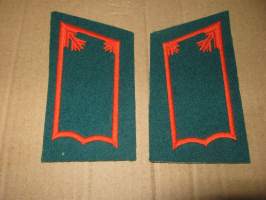 SA-kauluslaatat, pari - Rajavartiolaitos upseeri (vihreä-oranssi)  seitti tukikangas n. 8 cm