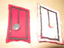 SA-kauluslaatat, pari - Kenttätykistö värvätty + napit (puna-musta)  valk. tukikangas n. 8 cm (uudet)