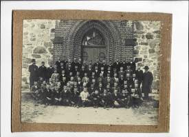 Rippikoululaisia 1900-luvun alkupuolelta  - valokuva 18x24 cm kova pohja