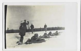 Talviset ampumaharjoitukset -valokuva sotilasvalokuva 9x13 cm