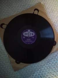 Decca F 10451 , The johnston brothers with johnny douglas : Heartbroken / majorca v.1955