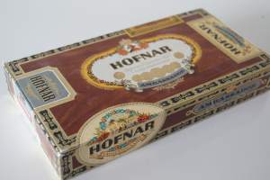 Hofnar Ambassador  -  tyhjä sikarilaatikko  pahvia  24x12x4 cm cm