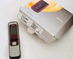 Nokia  215 kännykkä matkapuhelin käytetty + alkuperäinen tuotepakkaus+ käyttöohje
