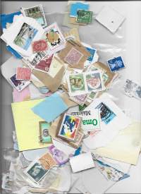 Erä suomalaista ja ulkomaista postimerkkileikettä