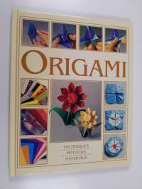 Origami : Techniques, methods, materials