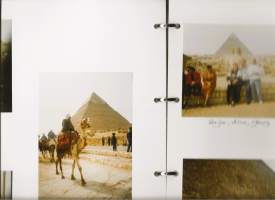 Onnistunut loma alkaa   valokuva matkakertomus Limassol, Israel, Egybti, Syria, 1990- luvun alku  170  kpl  valokuva-albumi 31x35  cm, paino 1,9 kg