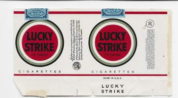 Lucky Strike  -  tupakkaetiketti, saumoista avattu tupakka-aski,