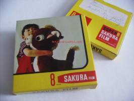 Sakura Super 8 mm  - tyhjä filmikela tuotepakkaus  ( Sakura filmi nyk Konica/Minolta)