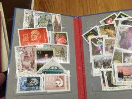 Neuvostoliittolainen postimerkkikansio + merkkejä