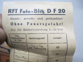 RFT Foto-Blitz Sonnenhell D F 20 / DDR, v.1953 -E27-kantainen itäsaksalainen salamavalolamppu, käyttämätön alkuperäispakkauksessaan, takuulomake / original flashbulb