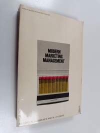 Modern Marketing Management : Selected Readings