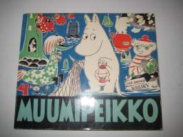 Muunipeikko Minialbumi 4 - Sis. tarinat; Muumipeikko rakastuu, Muumipeikko ja marsilaiset, Muumipeikko ja meri.