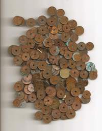 Sota-ajan reikärahaa kuparia 5 ja 10  penniä  1941- 43  n  puolen kilon erä