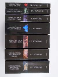 Harry Potter 1-7 (koko sarja) : Harry Potter ja viisasten kivi ; Salaisuuksien kammio ; Azkabanin vanki ; Liekehtivä pikari ; Feeniksin kilta ; Puoliverinen prins...