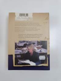 Patricia Cornwell -paketti (3 kirjaa) : Murhamiehen muotokuva : Viiltäjä-Jack - tapaus selvitetty ; Koiran virka ; Etelän risti