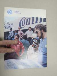 Kupla 1971 nr 3 -Volkswagen asiakaslehti, Pakettiautomaailma 1972, VW-asentaja Timo Virtanen, Takakansikuva Leo Kinnunen - Lasse Sirviö - Max Johanson