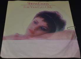 Sheena Easton: For your eyes only
