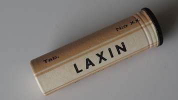 Laxin  tyhjä käyttämätön lääkepakkaus  pahvia   60x15  mm