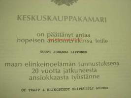 Keskuskauppakamari hopeinen ansiomerkki Tuovi Lipponen -myöntökirja