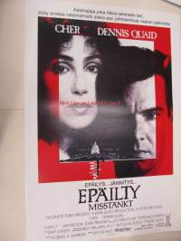 Epäilty - Misstänkt -elokuvajuliste, Cher, Dennis Quaid, Peter Yates