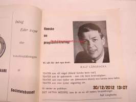 Åbo svenska teater spelåret 1960-61, Gräsänklingen (The seven year itch) -käsiohjelma