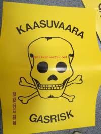 Kaasuvaara / Gasrisk -kartongille painettu varoitusteksti + pääkallo
