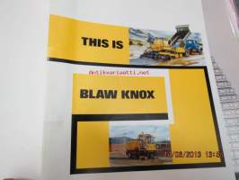 Blaw Knox asfaltti- ym. koneiden esitekansio noin 25 kpl esitteitä alkuperäisessä tehtaan kansiossa