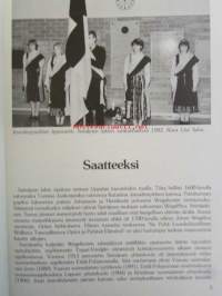 Wegeliusten jalanjäljillä - Seinäjoen oppikoululaitoksen vaiheita 1913 - 1988