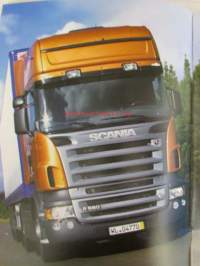 Scania Maailma 2004 nr 1, sis. mm; Luotu liikkumaan Scanian uusi R-sarja, Scanian 4-sarja kuin vanha hyvä tiimi, Uudenlainen Silver Gripen-varustus