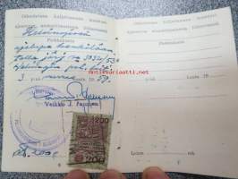 Ajokortti Oiva Anton Roos, Stuertti, Helsinki 3.11.1959 -ammattiajokortti, jossa leimamerkkejä