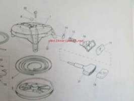 Evinrude 1970 Parts book 18 Horsepower Fastwin  (First in outboards), katso tarkemmat mallimerkinnät kuvista.